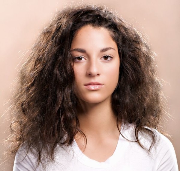 How To Prevent & Tame Frizzy Hair