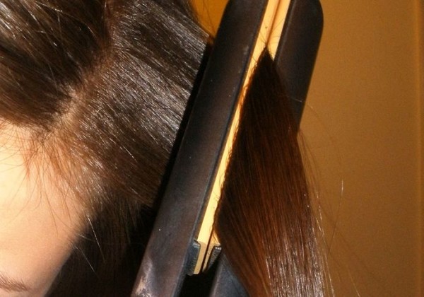 How to Crimp Hair with a Flat Iron