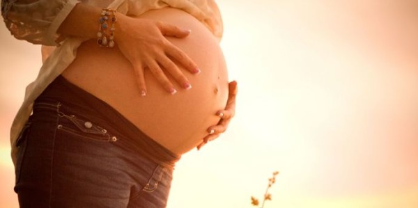 Is it safe to color hair during pregnancy