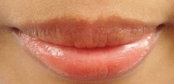 How to Lighten Your Lips