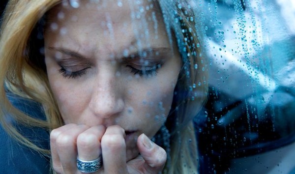 What are the early signs of menopause